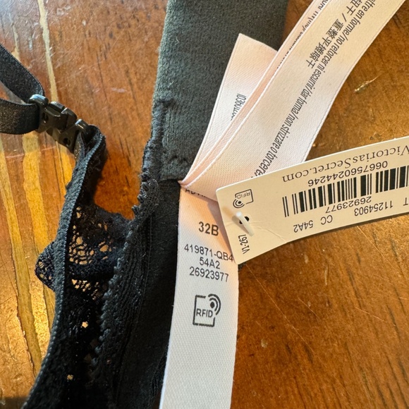 Victoria's Secret Lingerie - Picture 7 of 12